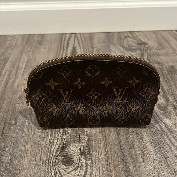 Louis Vuitton Monogram Make Up Cosmetics Clutch Pouch Mini Bag - Picture 2 of 14